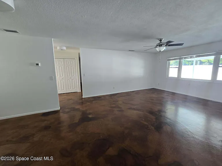 598 Verbenia Ct — Photo 4