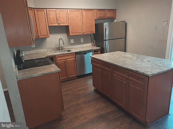 3rd image of 22440 Greenview Ct