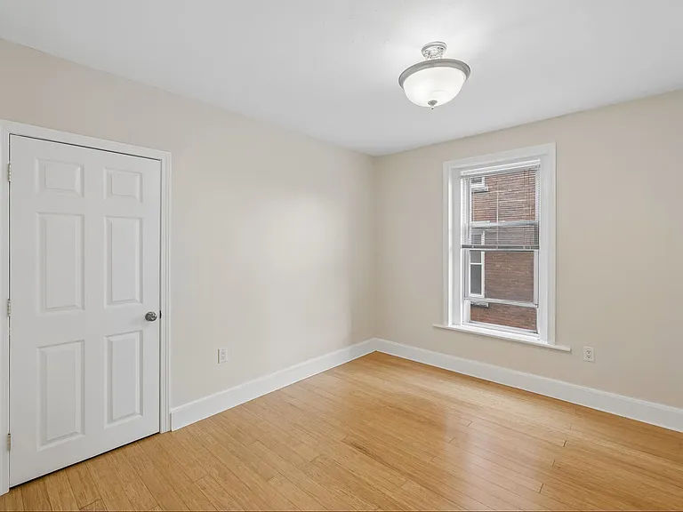 20 Eden St #4 — Photo 7