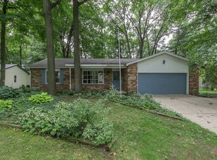 4415 Bluebird Dr, Midland, MI 48640