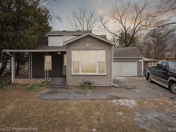 14858 Sunbury St, Livonia, MI 48154