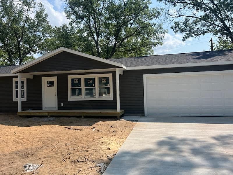 2nd image of 2463 Fam Lee Dr