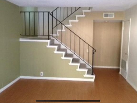 2nd image of 1363 Peppertree Cir