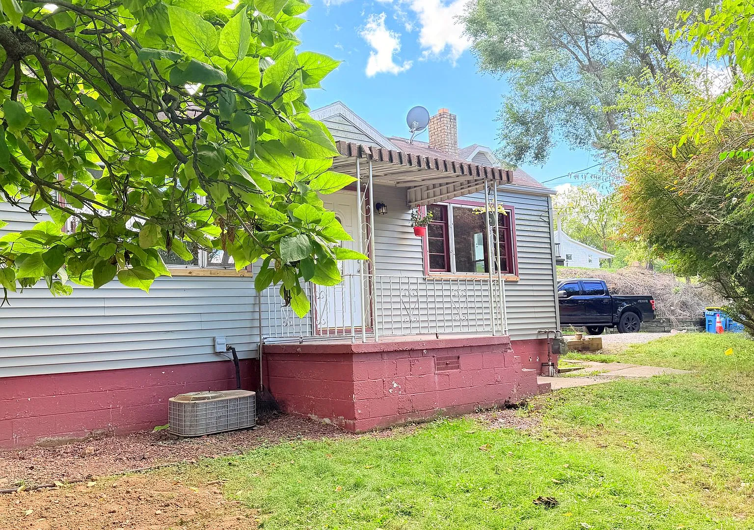 2 bedroom single family home ready now-Shenango school district — Photo 1