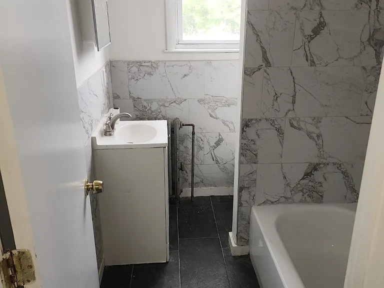 718 W Maple Ave — Photo 12