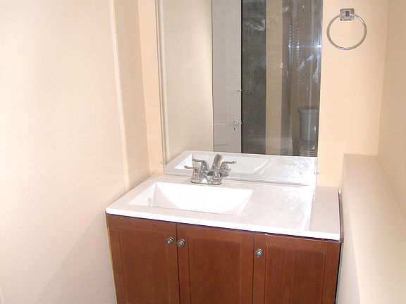 5th image of 333 Walton Blvd APT 5