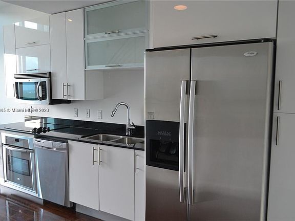 4th image of 60 SW 13th St APT 3011