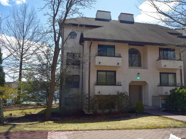 19 Midlake Dr #202C, Lake Harmony, PA 18624