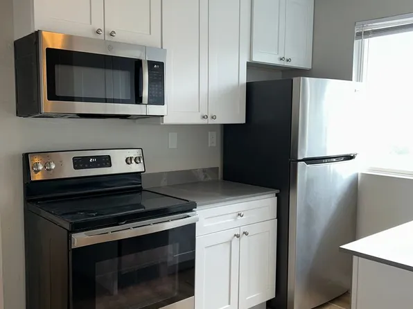 111 10th St SE APT 5, Auburn, WA 98002