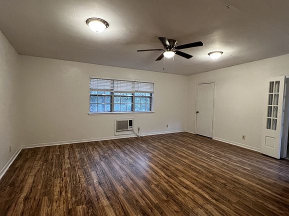 3rd image of 505 General Maury Dr