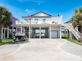 871 Townsend Dr, Crystal Beach, TX 77650