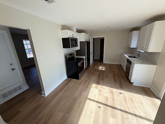 5th image of 7 Greenbriar Dr