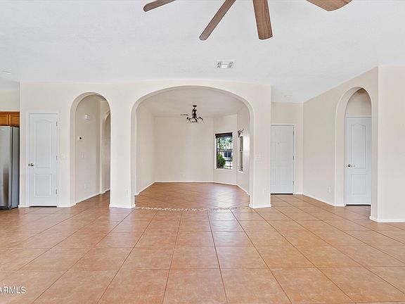 4th image of 3645 E CAMDEN Avenue