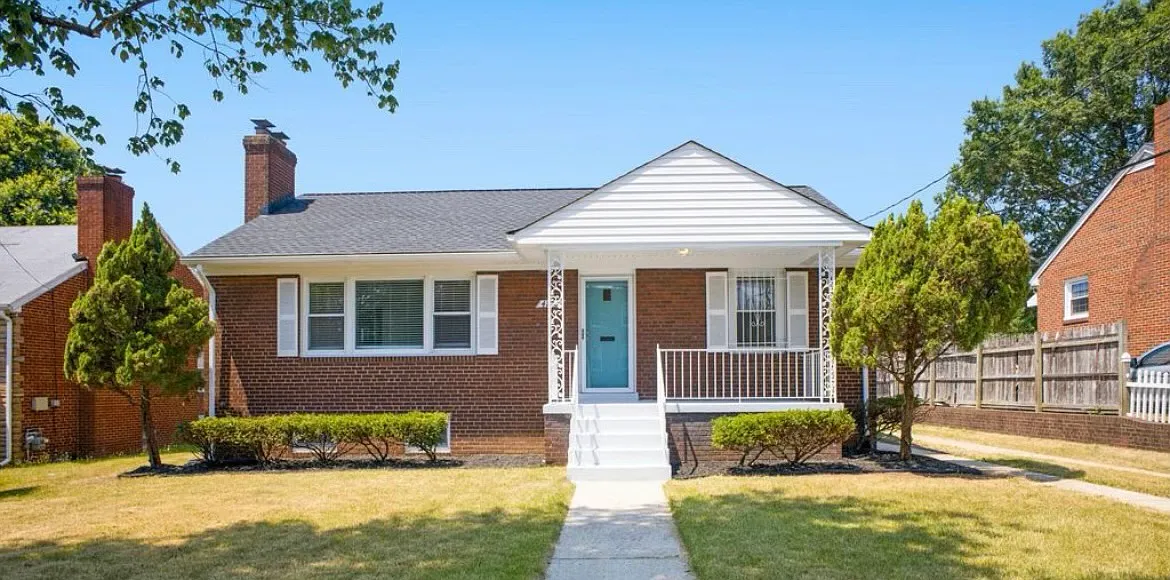 1 bed, 200 sqft, $950 — Photo 1