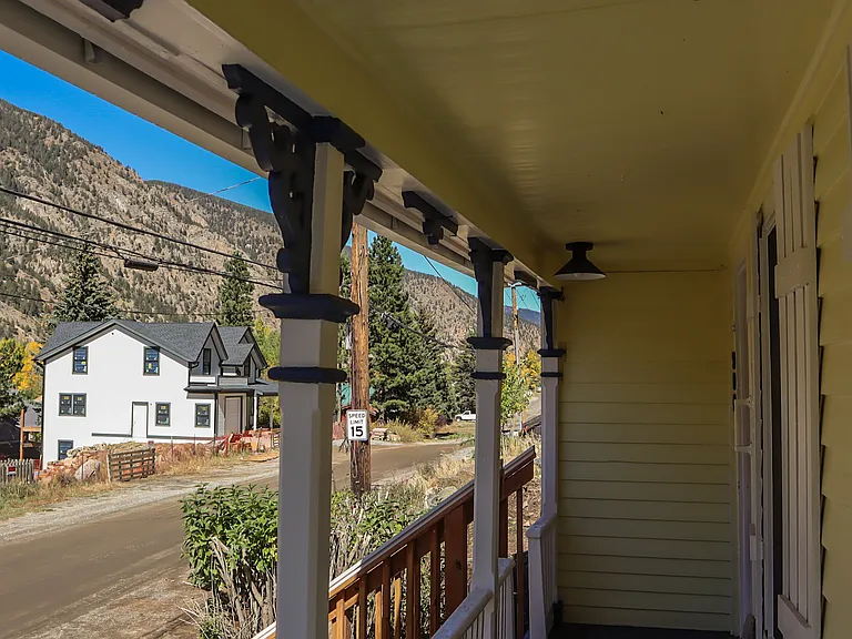 906 Main St — Photo 16