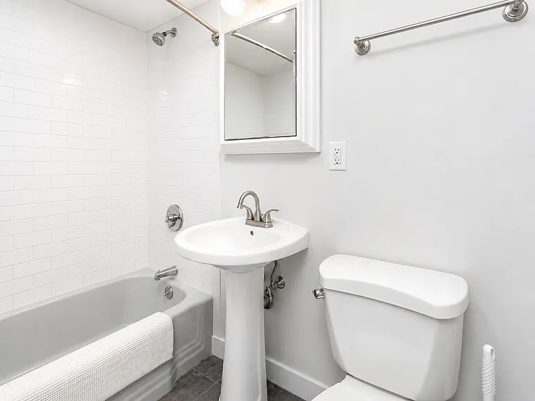 1105 Lexington St #4-3 — Photo 8