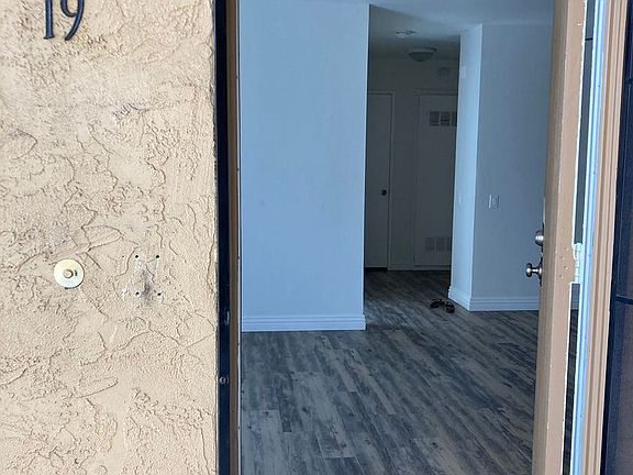 2nd image of 1113 Greenfield Dr APT 21