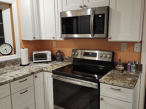 5th image of 46 Gaylord Cir