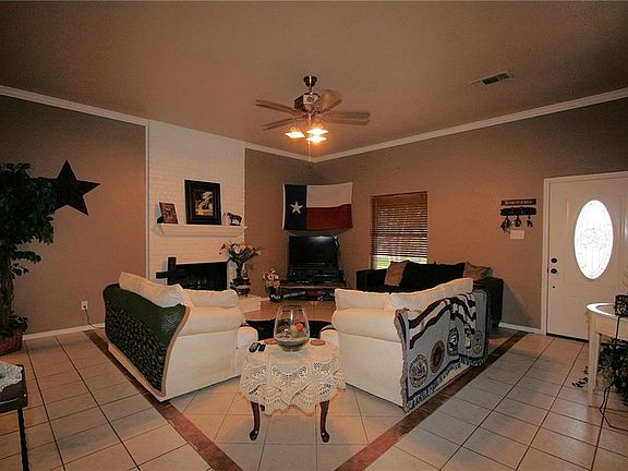 3rd image of 820 Eastridge Cir