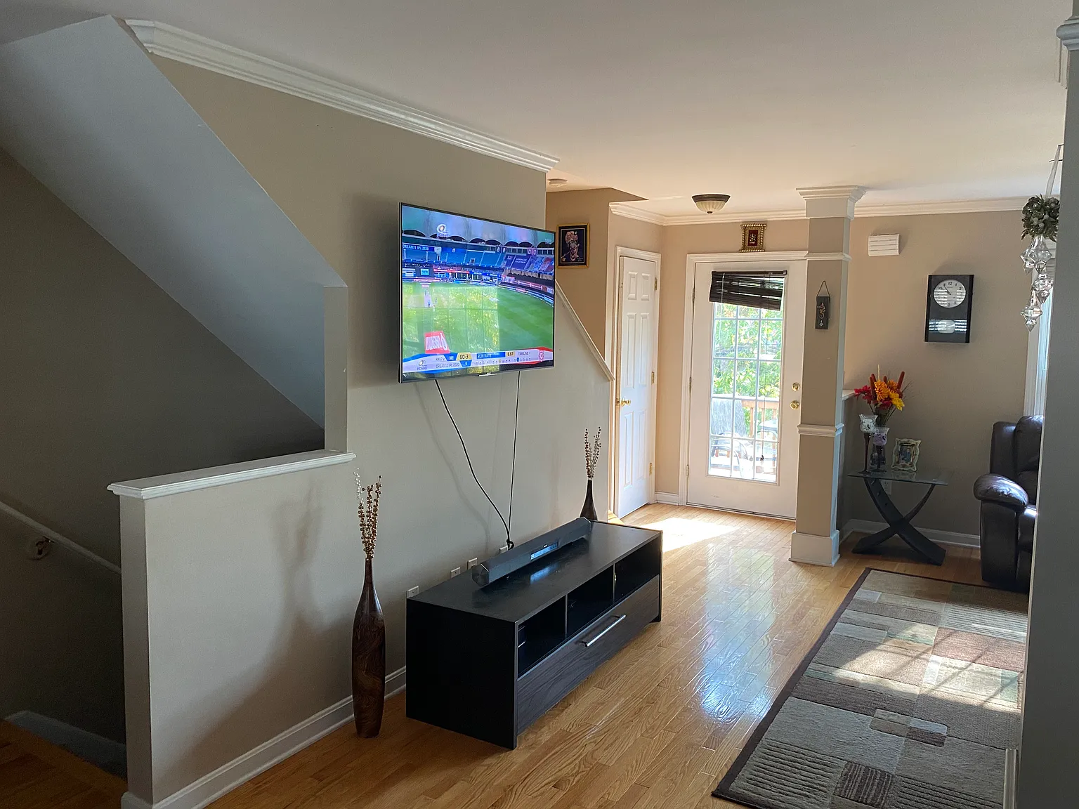 2 bed, 1.5 bath, 1300 sqft, $2,290 — Photo 1
