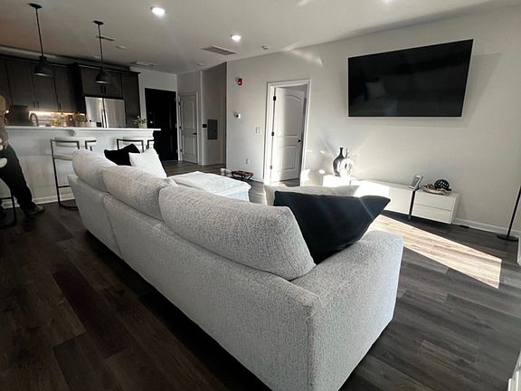 4th image of 715 Newark Ave #420A