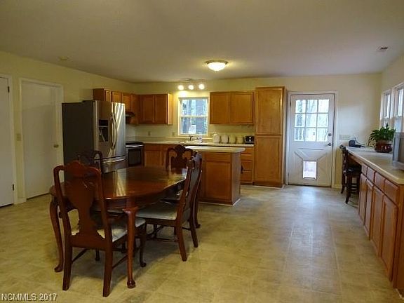 3rd image of 42 Sevier Dr