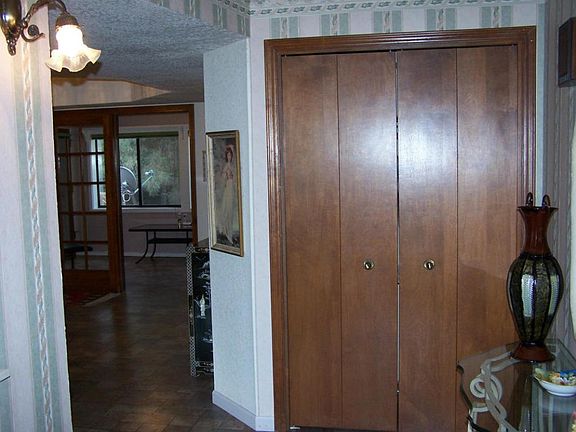 4th image of 103 N Parkwood Ln
