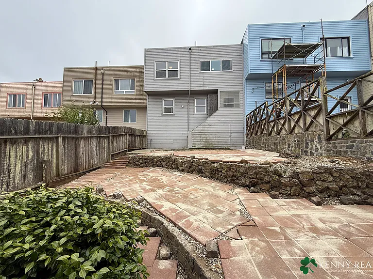840 Templeton Ave — Photo 24