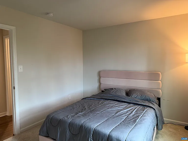 109 Walsh Ln — Photo 6