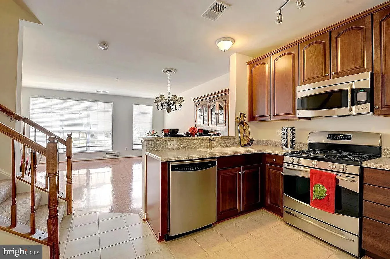 Residences At Brambleton — Photo 3