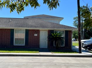 504 S 28th St #504, Nederland, TX 77627