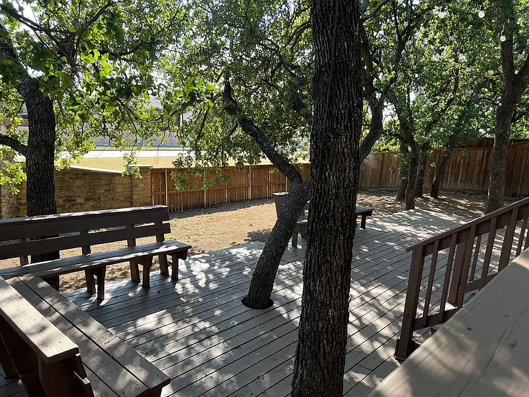 1400 Clear Creek Dr — Photo 17