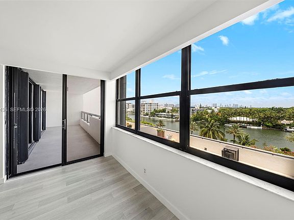 5th image of 2555 Collins Ave APT 706