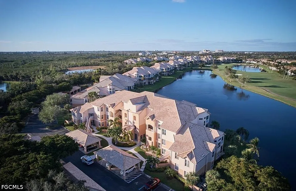 2 bed, 2.0 bath, 1348 sqft, $2,000 — Photo 3