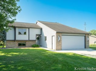 3220 Cornerstone Ln, Holland, MI 49424