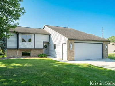 3220 Cornerstone Ln, Holland, MI, 49424