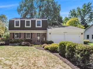 2664 Kenwyck Dr, Troy, MI