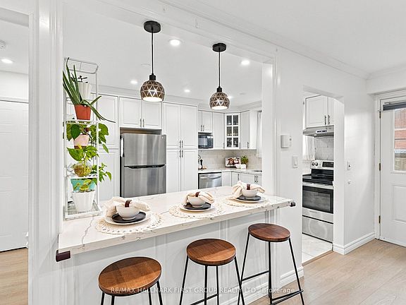 5th image of 33 Taunton Rd E #23