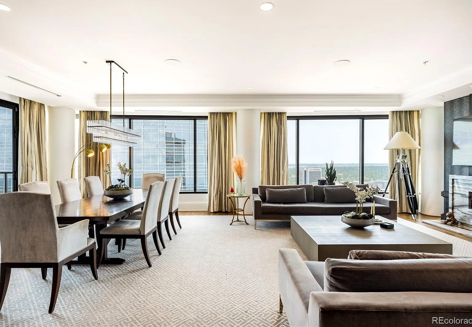 Four Seasons Private Residences — Photo 3