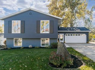 745 Donnelly Dr, Marion, IA 52302