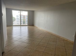 6960 NW 186th St APT 2-527, Hialeah, FL 33015