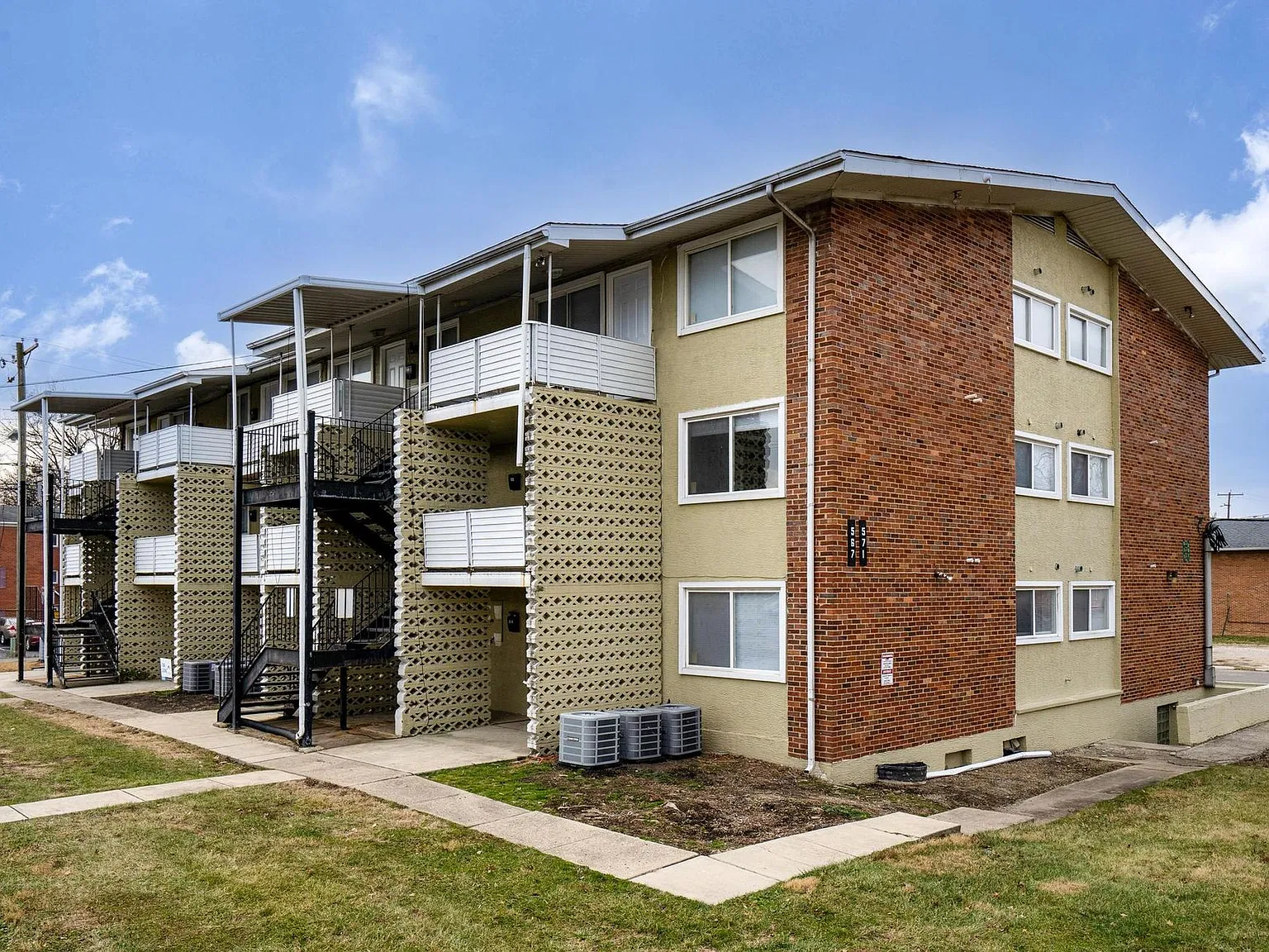 Riverview Apartments Located Near OSU Campus — Photo 2