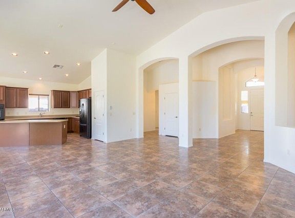 3rd image of 682 W Pizzicato Ln