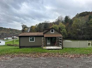 903 Clearfield Rd, Fenelton, PA 16034