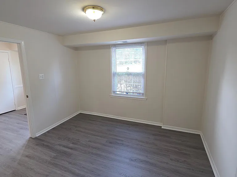 8106 Lakepark Dr — Photo 11