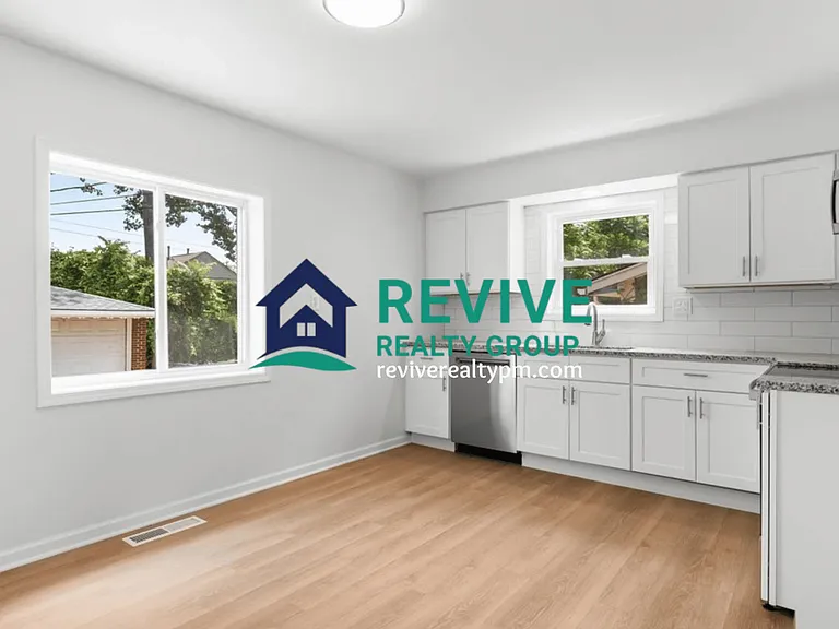 21374 Ithaca Ave — Photo 10