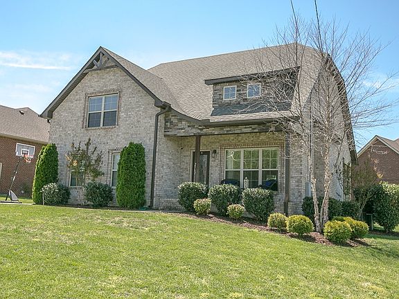 2nd image of 2962 Greentree Dr