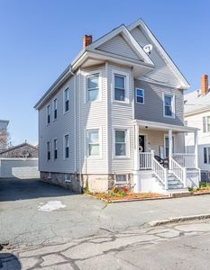 121 Nash Rd, New Bedford, MA, 02746