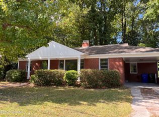 2301 Jefferson Dr, Greenville, NC 27858