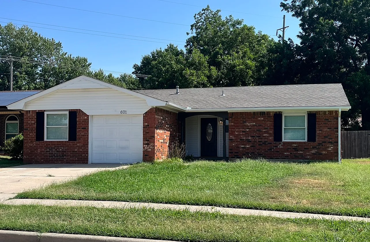 3 bed, 1232 sqft, $1,450 — Photo 2